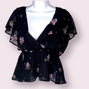 Sadie & Sage Black Floral Blouse